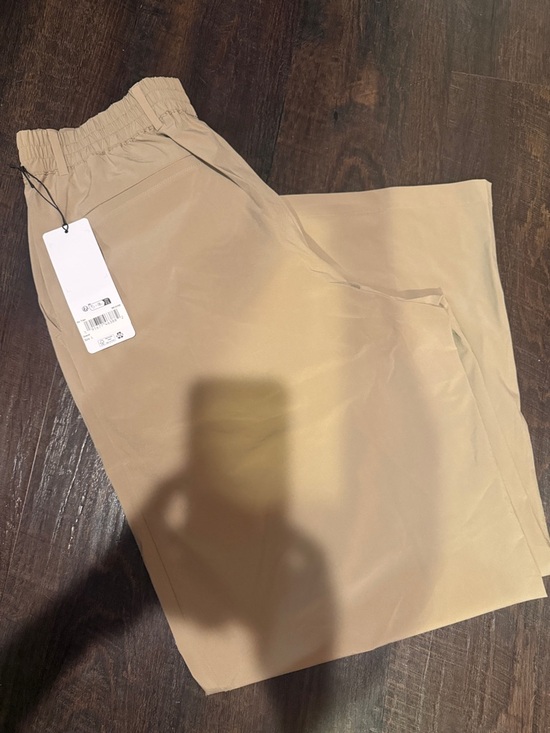 ALO Yoga Pants - ALO Yoga Women's Wide-Leg Trousers - Beige